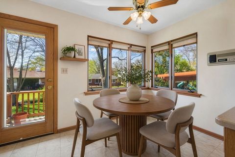 Tiny photo for 505 50th Place, Western Springs, IL 60558 (MLS # 12618585)