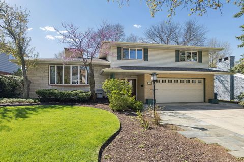 Photo of 505 50th Place, Western Springs, IL 60558 (MLS # 12618585)