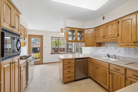 Tiny photo for 505 50th Place, Western Springs, IL 60558 (MLS # 12618585)