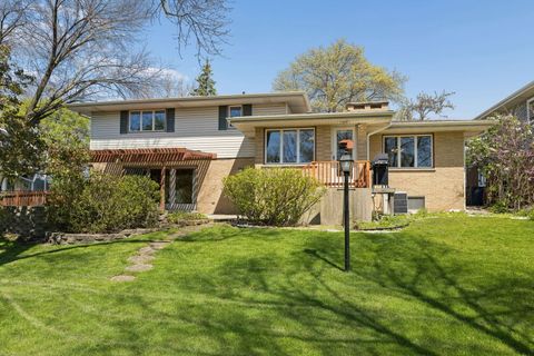 Tiny photo for 505 50th Place, Western Springs, IL 60558 (MLS # 12618585)