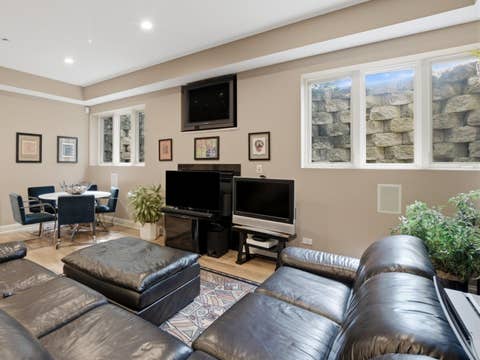 Tiny photo for 809 Edgemont Lane, Park Ridge, IL 60068 (MLS # 12741481)