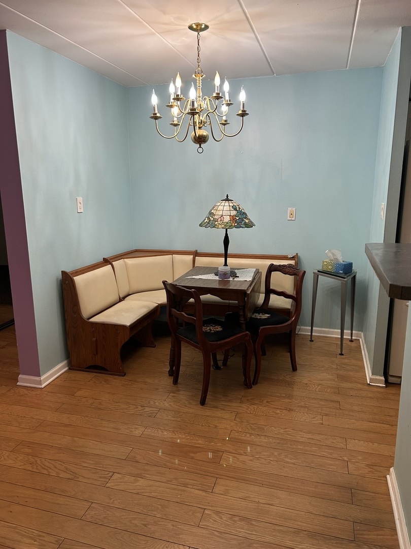 16 E Old Willow Road 405s