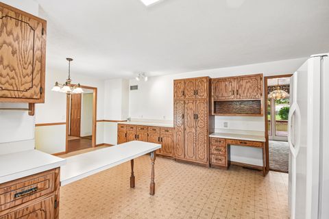 Tiny photo for 204 Carriage Drive, Morris, IL 60450 (MLS # 12646365)