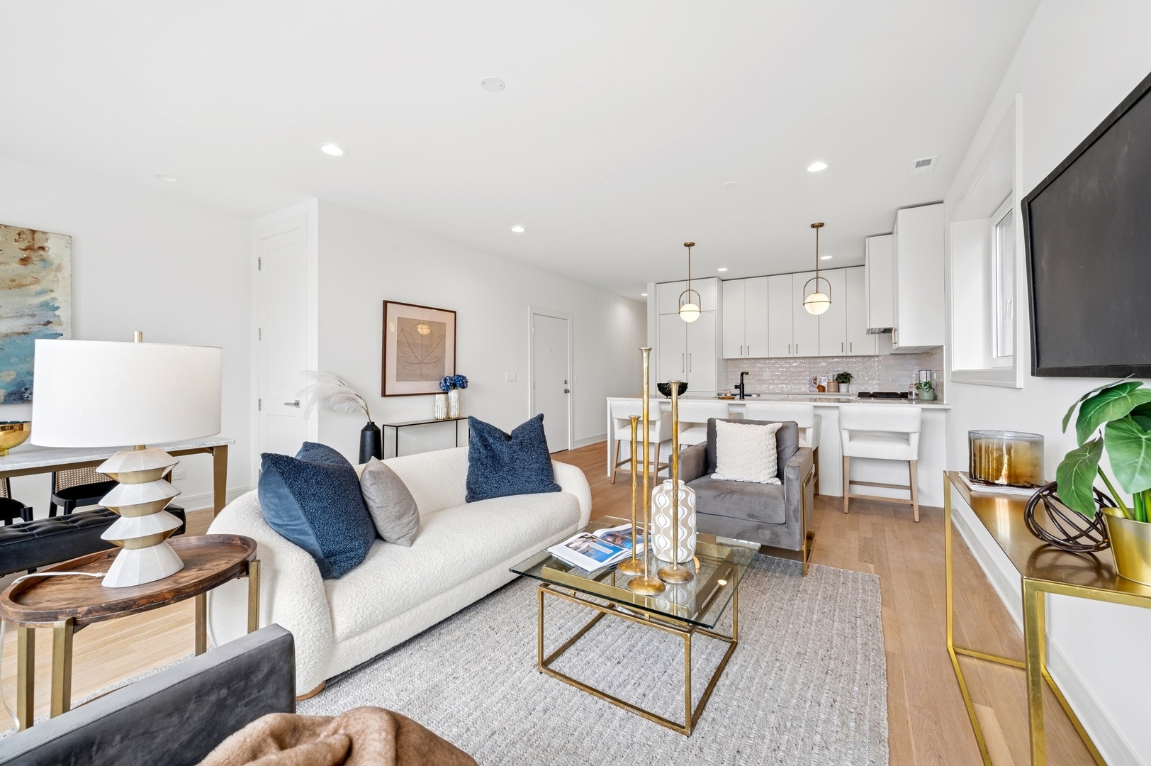 1352 W Diversey Parkway 2