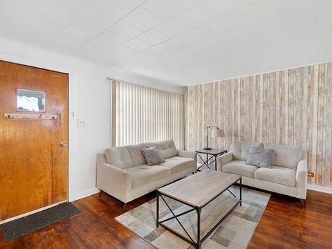 Tiny photo for 281 E North End Avenue, Elmhurst, IL 60126 (MLS # 12496174)