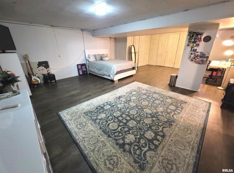 Tiny photo for 235 N INDIANA Avenue, Salem, IL 62881 (MLS # EB460277)