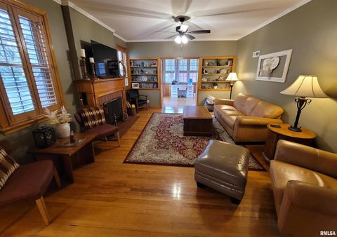 Tiny photo for 235 N INDIANA Avenue, Salem, IL 62881 (MLS # EB460277)