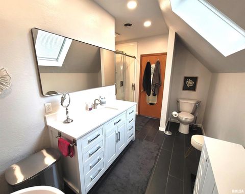 Tiny photo for 235 N INDIANA Avenue, Salem, IL 62881 (MLS # EB460277)