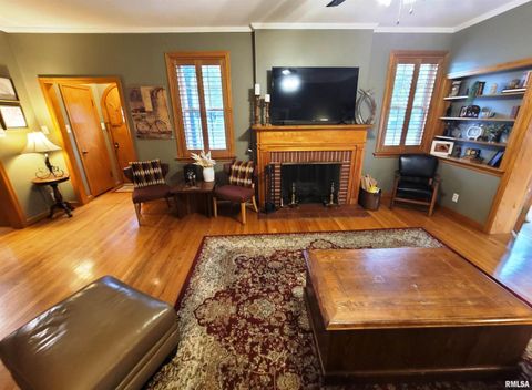 Tiny photo for 235 N INDIANA Avenue, Salem, IL 62881 (MLS # EB460277)