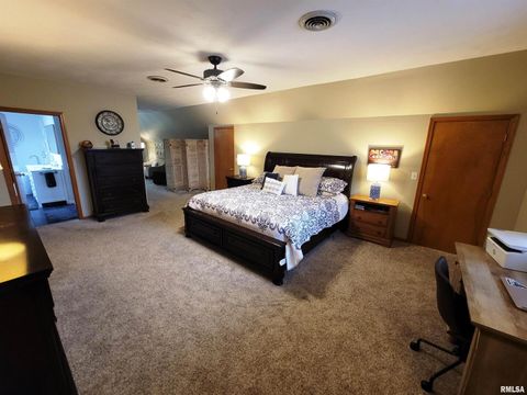 Tiny photo for 235 N INDIANA Avenue, Salem, IL 62881 (MLS # EB460277)