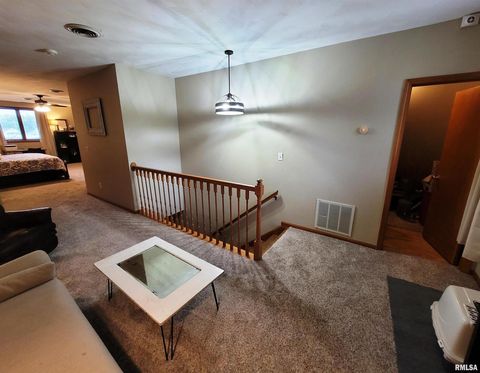 Tiny photo for 235 N INDIANA Avenue, Salem, IL 62881 (MLS # EB460277)