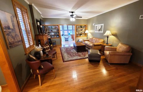 Tiny photo for 235 N INDIANA Avenue, Salem, IL 62881 (MLS # EB460277)