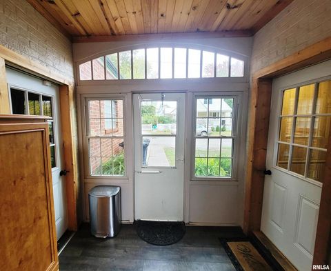 Tiny photo for 235 N INDIANA Avenue, Salem, IL 62881 (MLS # EB460277)