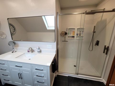 Tiny photo for 235 N INDIANA Avenue, Salem, IL 62881 (MLS # EB460277)