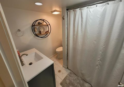 Tiny photo for 235 N INDIANA Avenue, Salem, IL 62881 (MLS # EB460277)