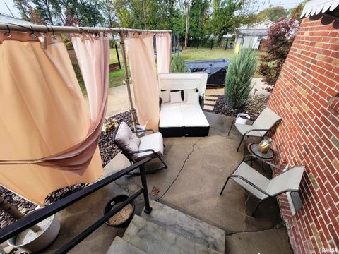 Tiny photo for 235 N INDIANA Avenue, Salem, IL 62881 (MLS # EB460277)