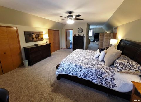 Tiny photo for 235 N INDIANA Avenue, Salem, IL 62881 (MLS # EB460277)