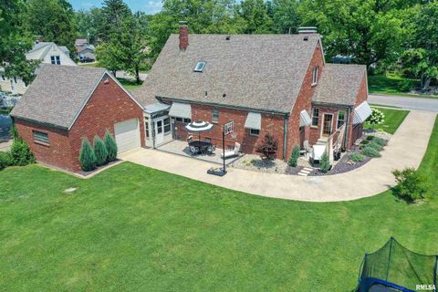 Tiny photo for 235 N INDIANA Avenue, Salem, IL 62881 (MLS # EB460277)