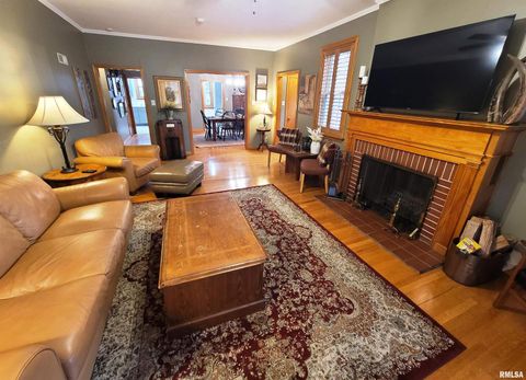 Tiny photo for 235 N INDIANA Avenue, Salem, IL 62881 (MLS # EB460277)