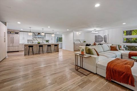 Tiny photo for 1077 Green Bay Road, Glencoe, IL 60022 (MLS # 12505588)