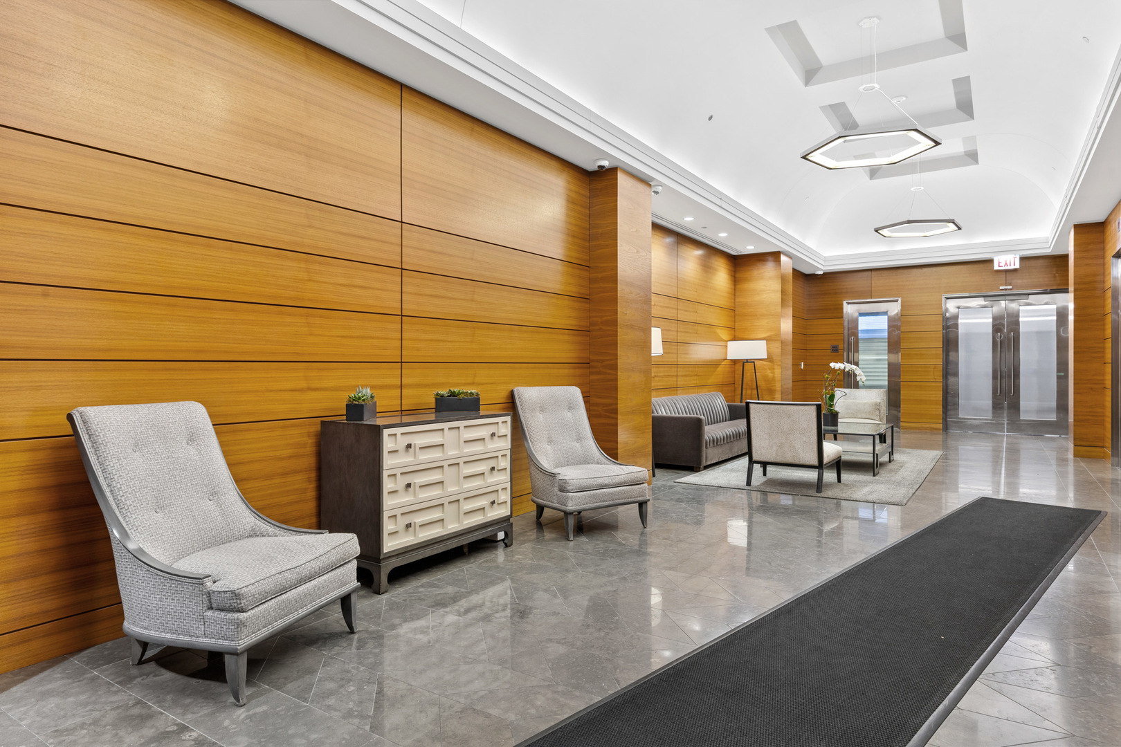 6 N Michigan Avenue 806