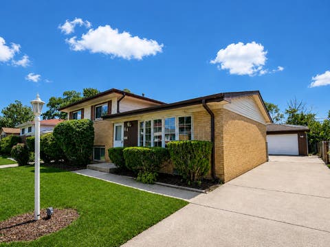 Tiny photo for 64 Peyton Drive, Chicago Heights, IL 60411 (MLS # 12727949)