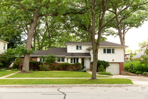Photo of 836 N Waiola Avenue, La Grange Park, IL 60526 (MLS # 12457334)