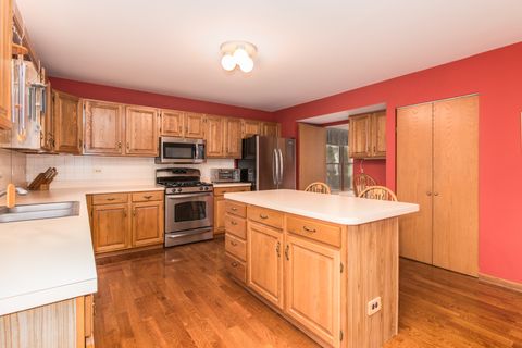 Tiny photo for 1956 N Lake Arlington Drive, Arlington Heights, IL 60004 (MLS # 12497172)