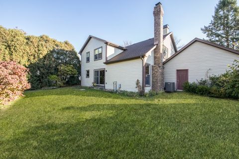 Tiny photo for 1956 N Lake Arlington Drive, Arlington Heights, IL 60004 (MLS # 12497172)
