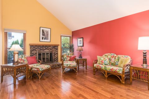 Tiny photo for 1956 N Lake Arlington Drive, Arlington Heights, IL 60004 (MLS # 12497172)