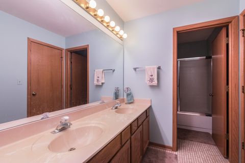 Tiny photo for 1956 N Lake Arlington Drive, Arlington Heights, IL 60004 (MLS # 12497172)