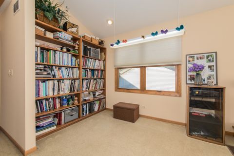 Tiny photo for 1956 N Lake Arlington Drive, Arlington Heights, IL 60004 (MLS # 12497172)