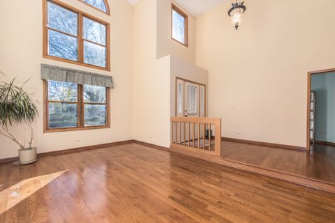 Tiny photo for 1956 N Lake Arlington Drive, Arlington Heights, IL 60004 (MLS # 12497172)