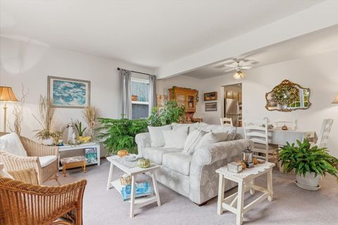 Tiny photo for 66 W Lindsay Drive, Round Lake Beach, IL 60073 (MLS # 12476081)