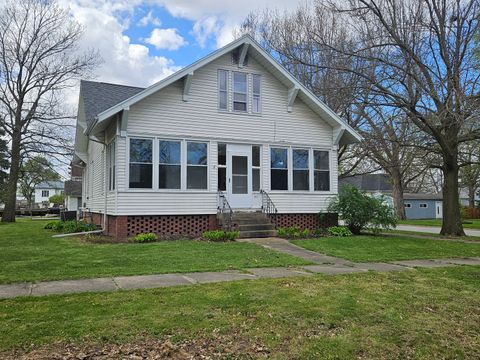 Photo of 602 NE 2nd Street, Aledo, IL 61231 (MLS # 12623120)