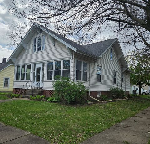 Tiny photo for 602 NE 2nd Street, Aledo, IL 61231 (MLS # 12623120)
