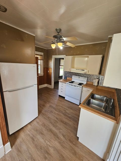 Tiny photo for 602 NE 2nd Street, Aledo, IL 61231 (MLS # 12623120)