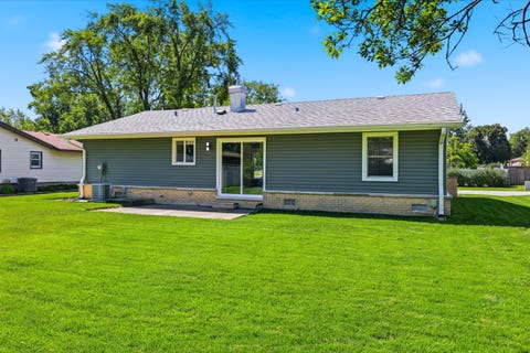 Tiny photo for 372 Clearmont Drive, Elk Grove Village, IL 60007 (MLS # 12696192)