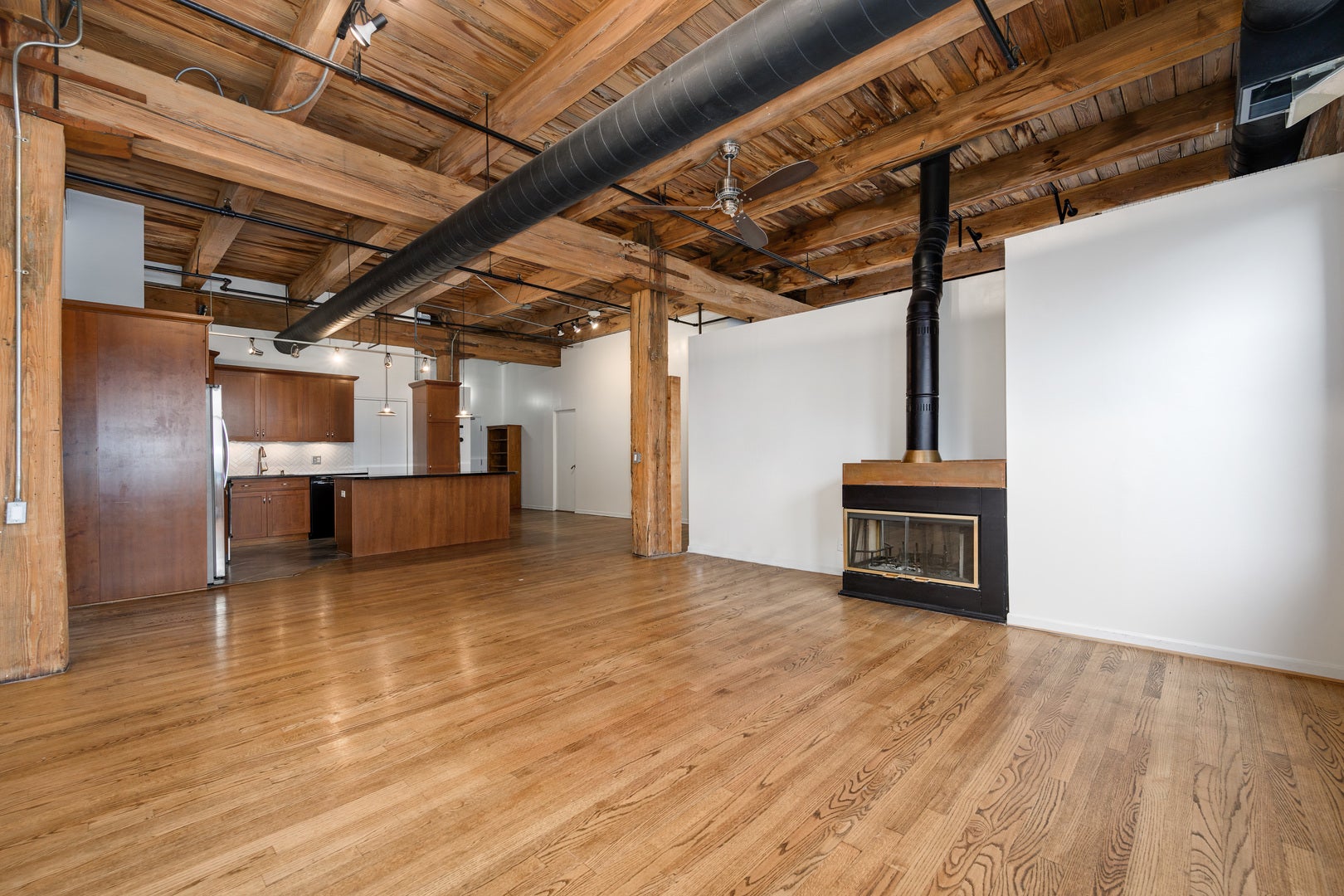 331 S PEORIA Street 405