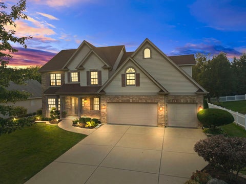 Photo of 918 Elm Street, Sugar Grove, IL 60554 (MLS # 12766091)