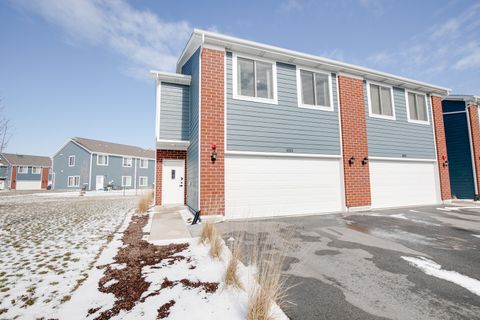 Photo of 1021 Gillespie Lane, Yorkville, IL 60560 (MLS # 12596586)