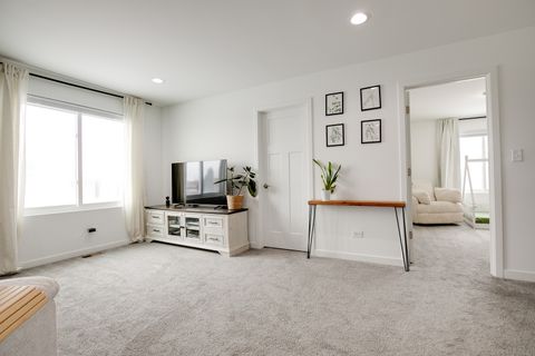 Tiny photo for 1021 Gillespie Lane, Yorkville, IL 60560 (MLS # 12596586)