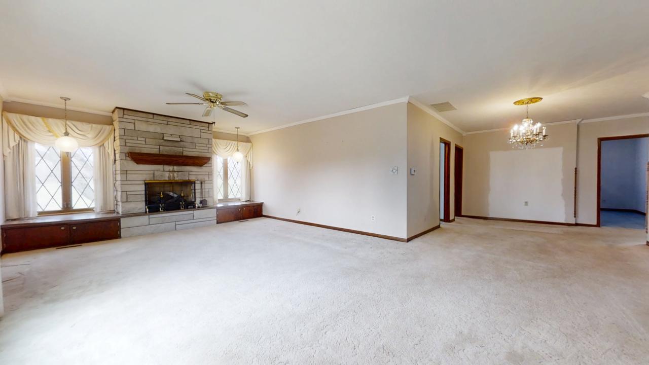 20038 N County Road 2350e