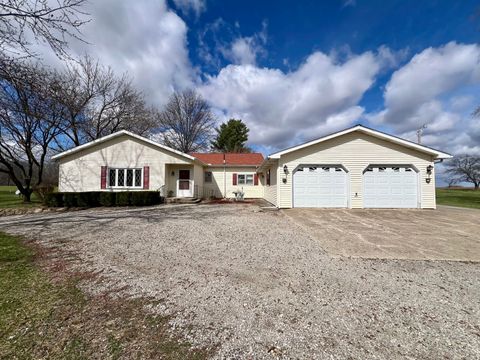20038 N County Road 2350e Oakland IL 61943