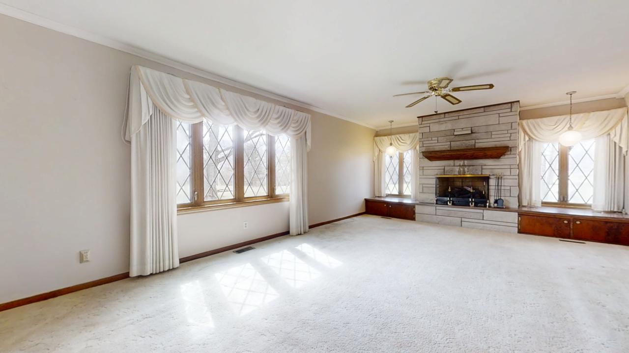 20038 N County Road 2350e
