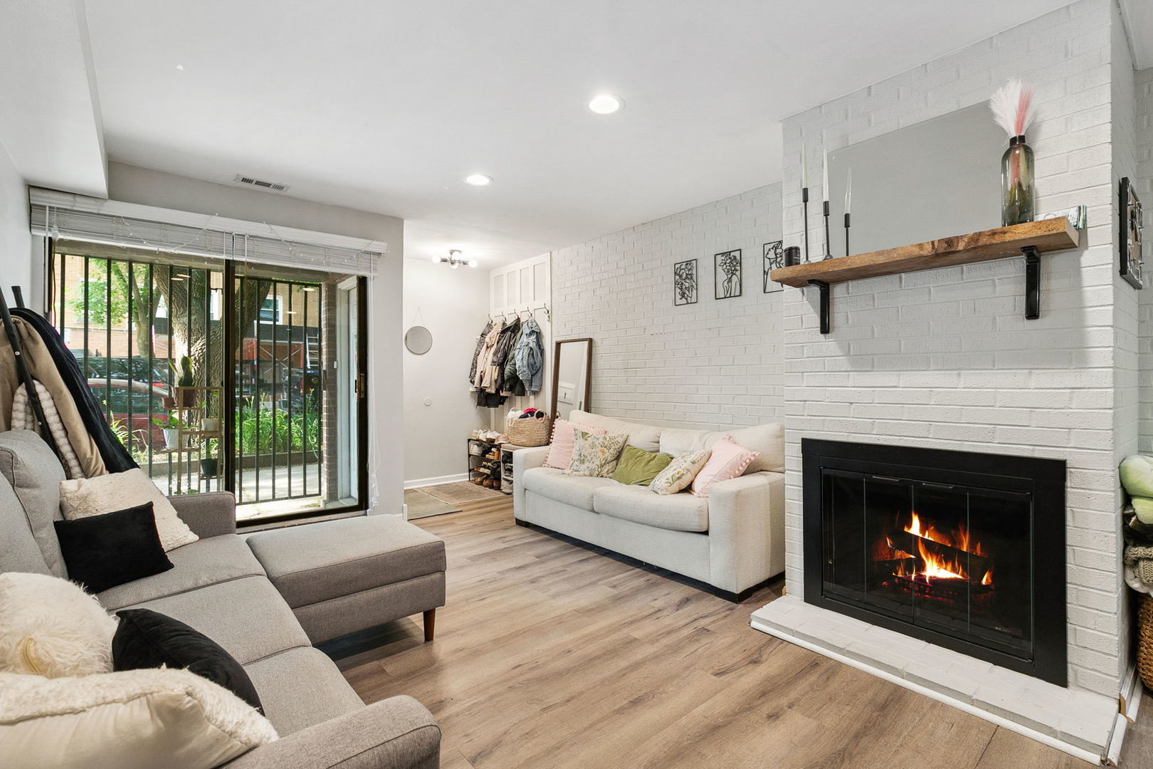 534 W Eugenie Street