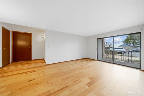 Tiny photo for 13240 W Circle Drive Parkway #304, Crestwood, IL 60418 (MLS # 12607746)