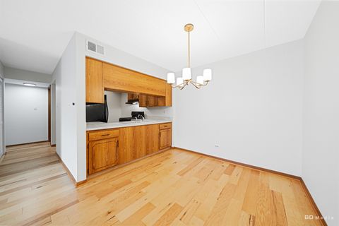 Tiny photo for 13240 W Circle Drive Parkway #304, Crestwood, IL 60418 (MLS # 12607746)