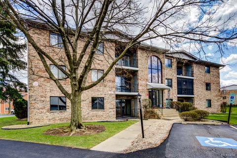 Tiny photo for 13240 W Circle Drive Parkway #304, Crestwood, IL 60418 (MLS # 12607746)