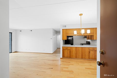 Tiny photo for 13240 W Circle Drive Parkway #304, Crestwood, IL 60418 (MLS # 12607746)